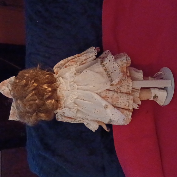 Medium Bradley Doll 'Trish' - Picture 3 of 9